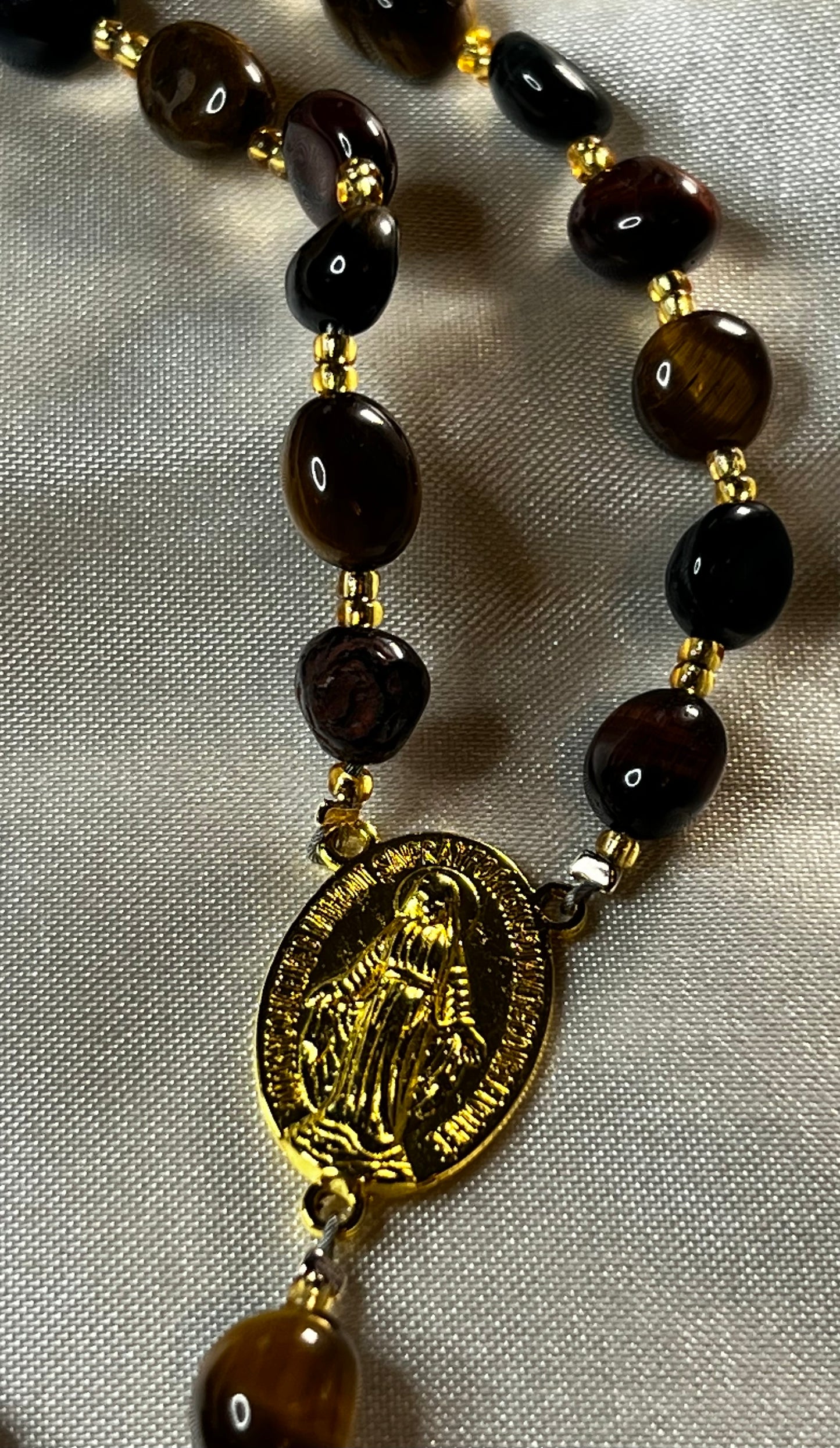 Natural Stone in Gold